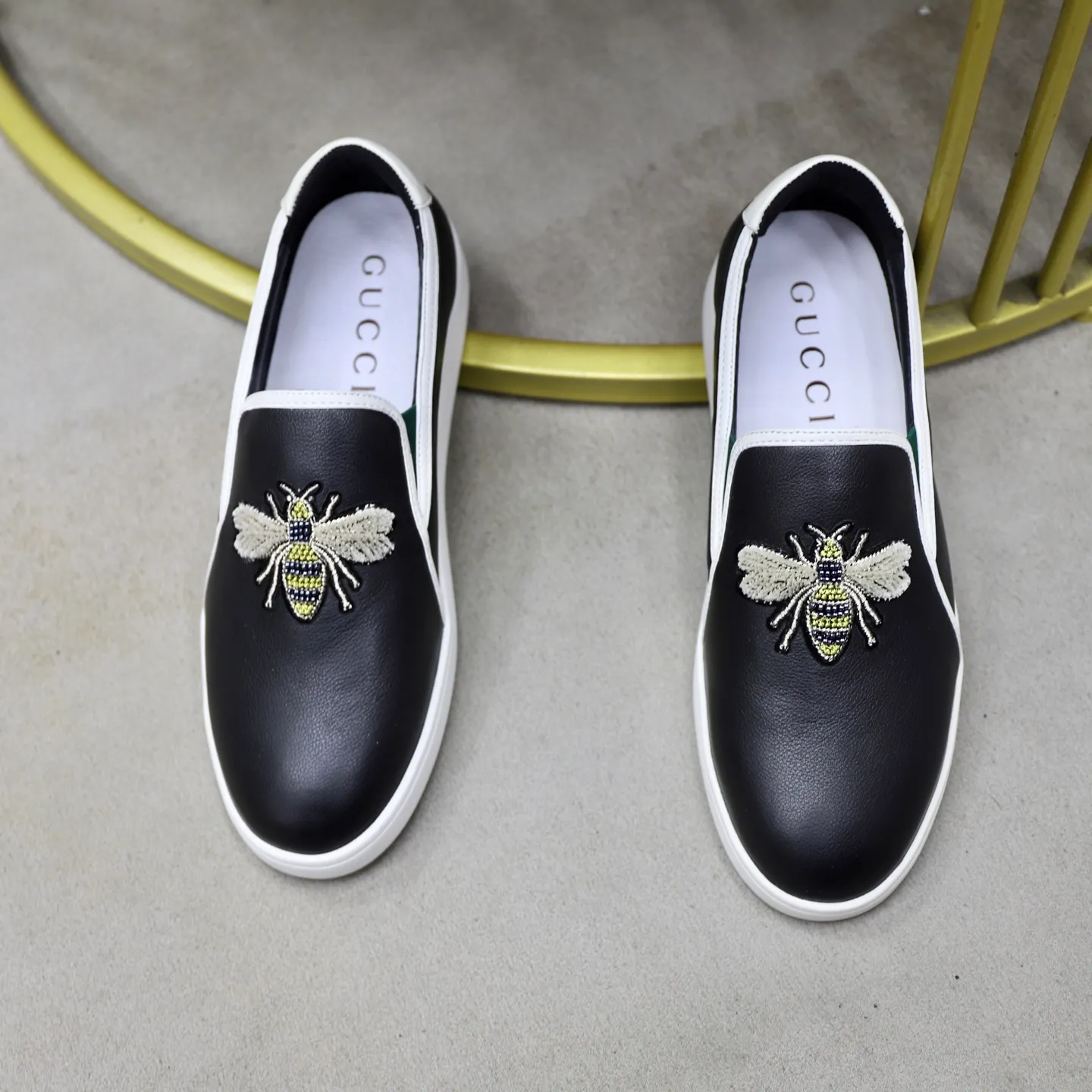 Ex-factory price: 440💰🙅‍♂️🙅‍♂️🙅‍♂️ Brand: Gucci GuCCI Standard code: 38-44 (45 customized) Grade: Same as the official website Material: Original leather splicing Comfortable and breathable pigskin lining Lightweight and wear-resistant sports outsole Style category: Men's fashionable casual shoes Running sneakers Distinguished luxury brand elements Top luxury Color: actual picture color